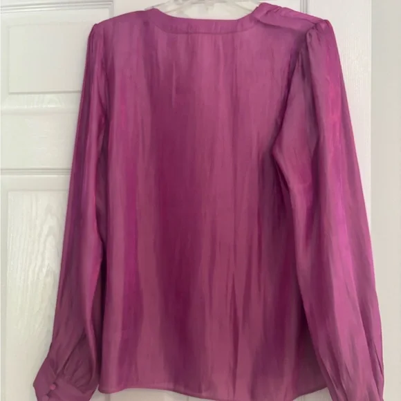 Pink metallic Melloday top
Large - Picture 3 of 4